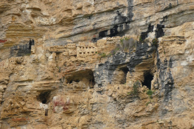 Cliff tombs at La Petaca